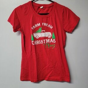 Decrum Farm Fresh Christmas Trees Red Graphic T-Shirt Medium Holiday Mens Womens